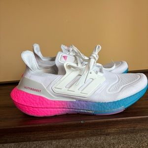 Adidas Ultraboost 22 Boost White Pink Blue Running Shoes GV8830 Women's Size 8
